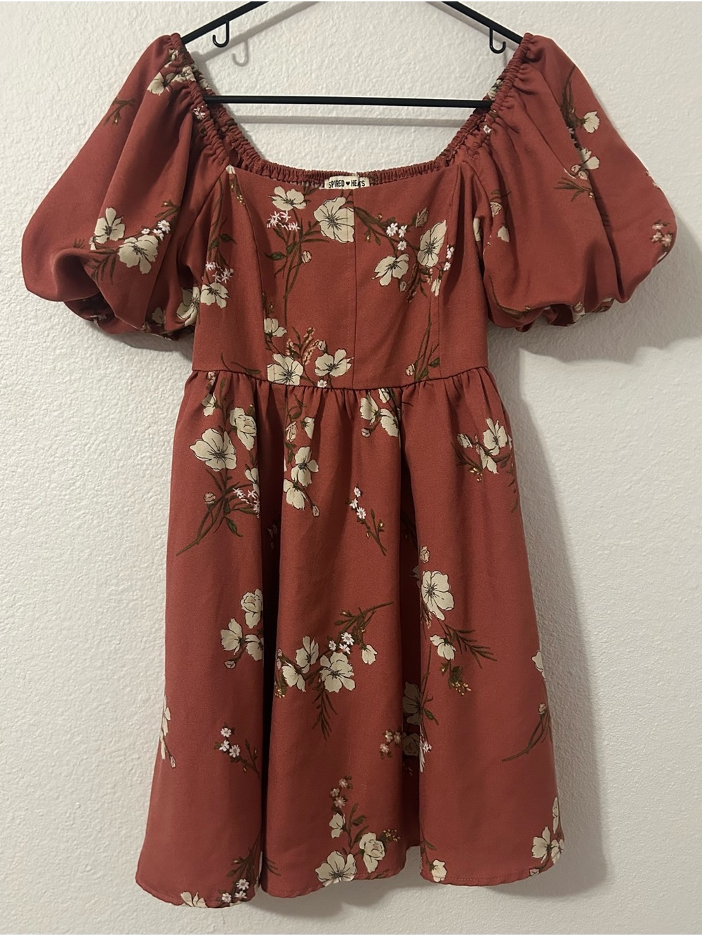Women’s Floral Puff-Sleeve Dress in Rust